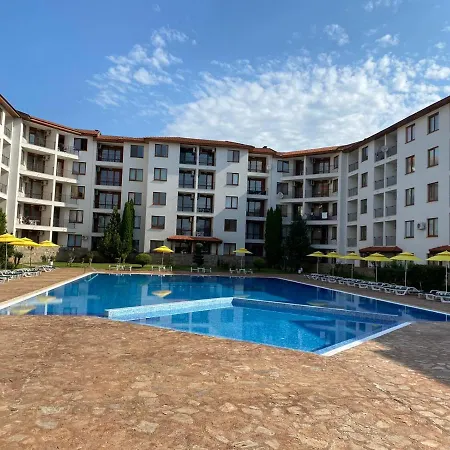 3 Family With Pool View Apartmán *