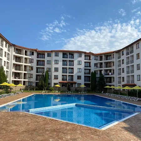 3 Family With Pool View Appartamento Nesebar